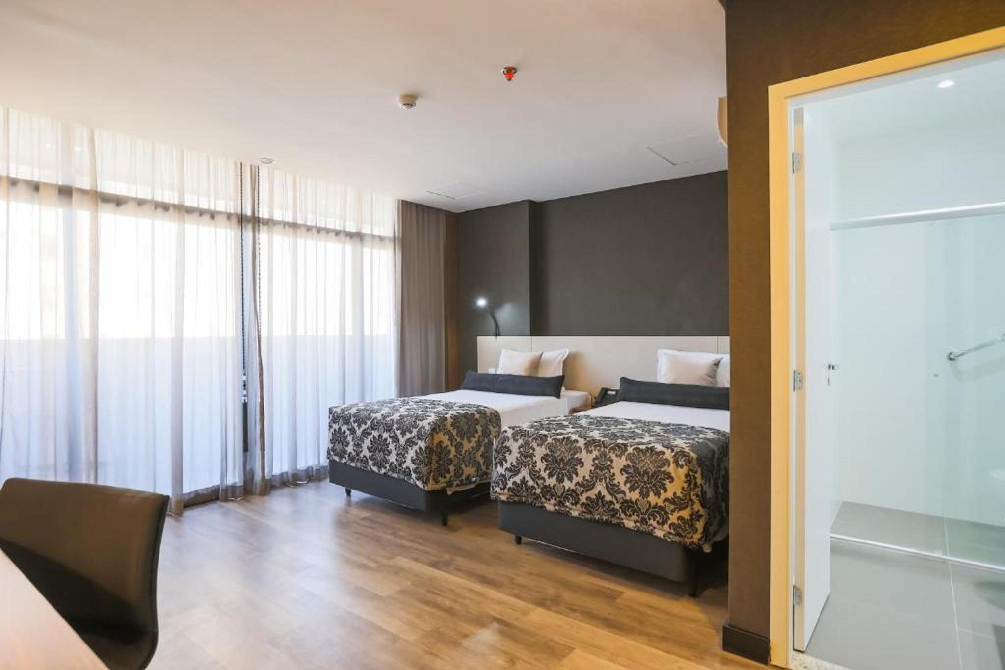 Ramada Hotel & Suites Осаску Екстериор снимка