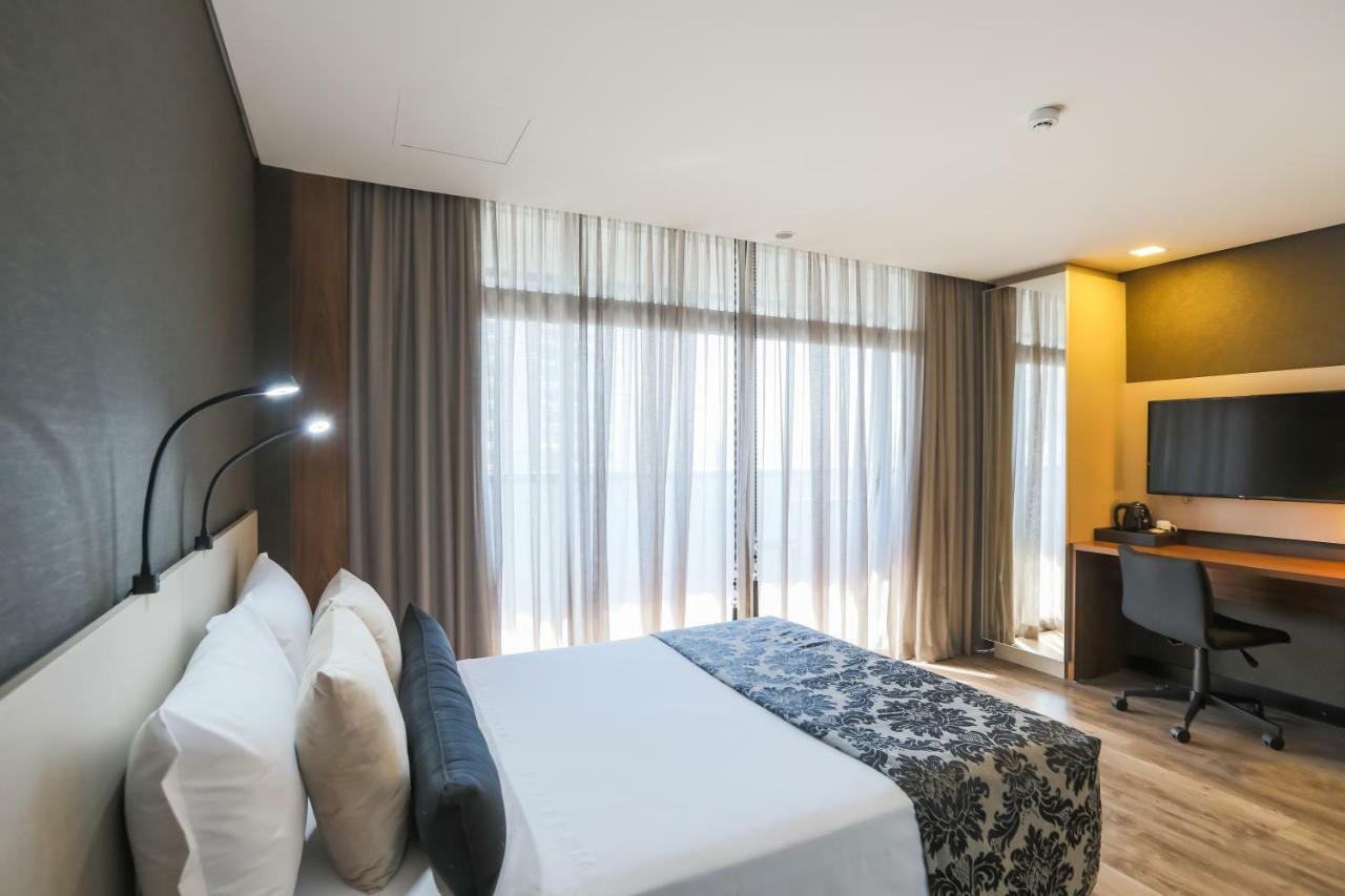 Ramada Hotel & Suites Осаску Екстериор снимка